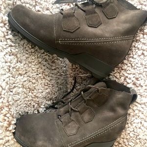 Sorel Evie booties (NEW!)
